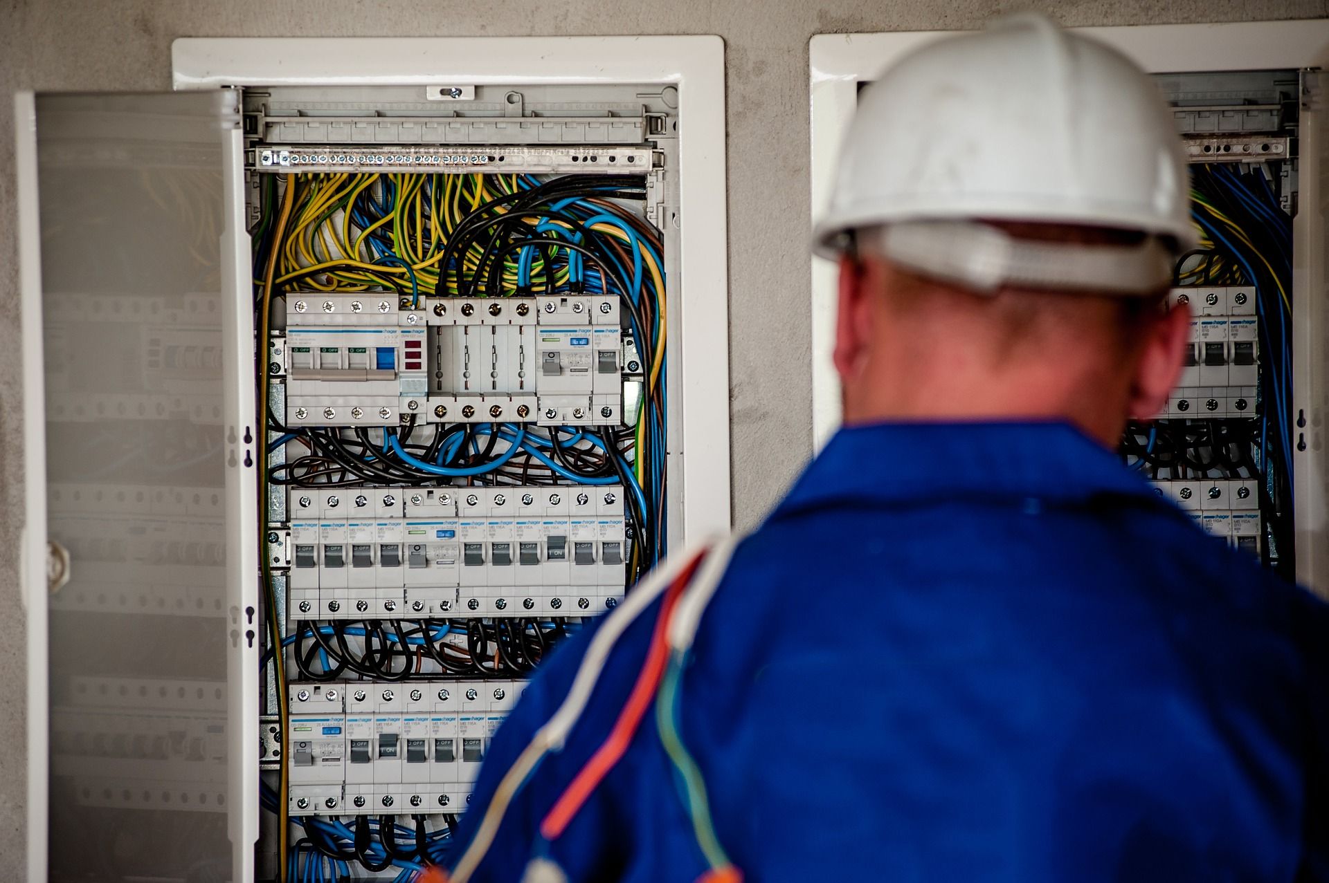 Commercial electrical service